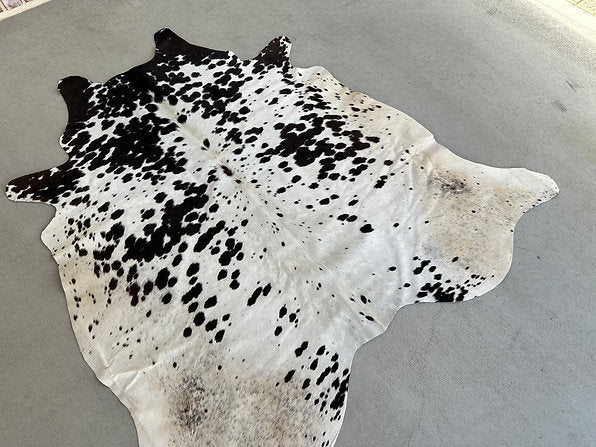 Western Cowhide Rodeo Rug Black 5.5 x 5 Ft