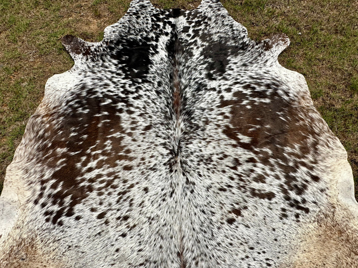 Large Cowhide Rugs Tricolor Brown Western Rodeo Decor 5 x 6 ft