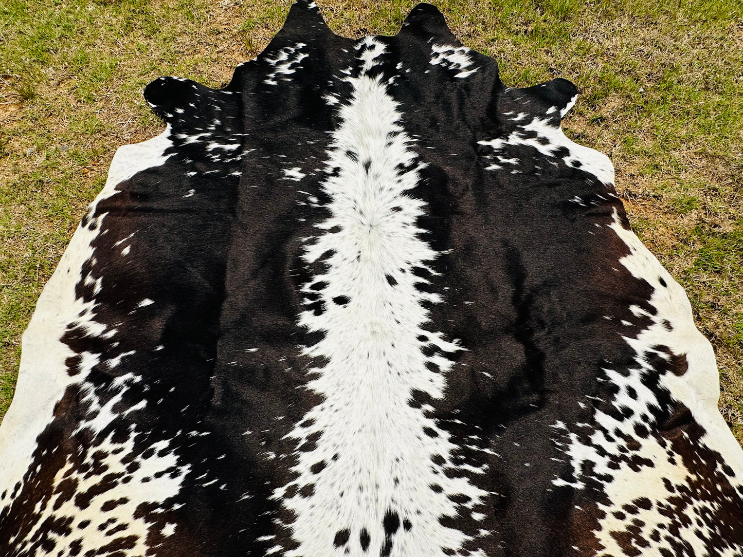 Cowhide Rugs Tricolor Brown Western Rodeo Decor Large 5 x 6 ft