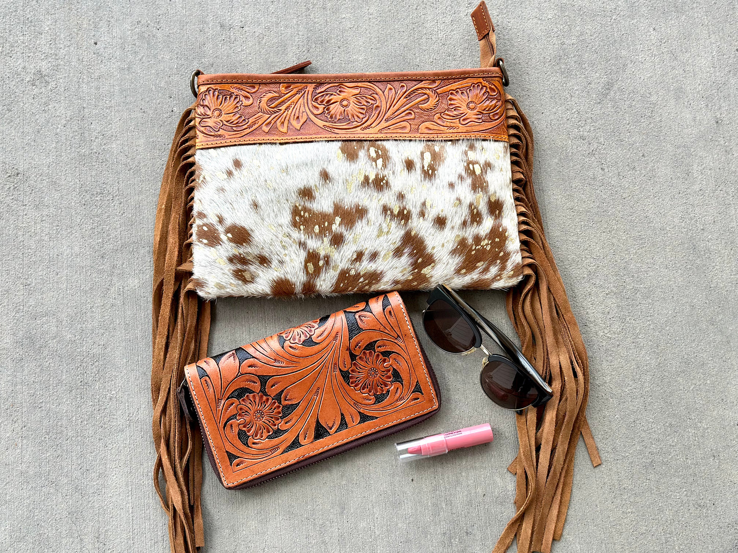 Cowhide Crossbody with Fringes in Tan And Gold - Harper