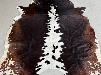Cowhide Rugs Tricolor Brown Western Rodeo Decor Large 5.5 x 5 ft