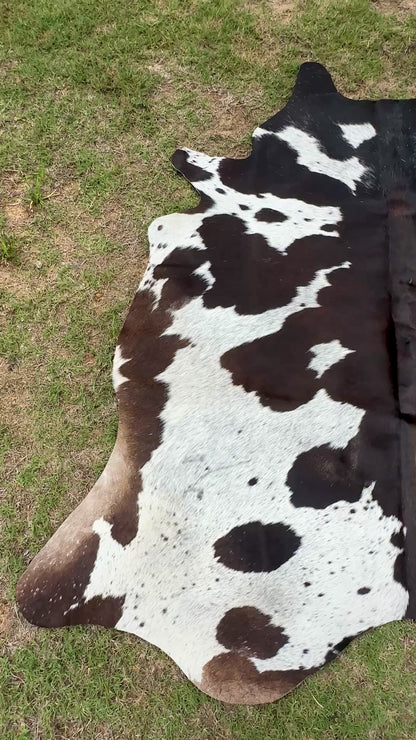 Large Cowhide Rug Tricolor Brown Western Rodeo Decor 5 x 6 ft